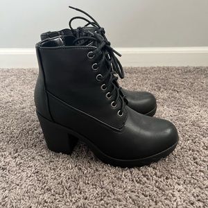 Combat boots